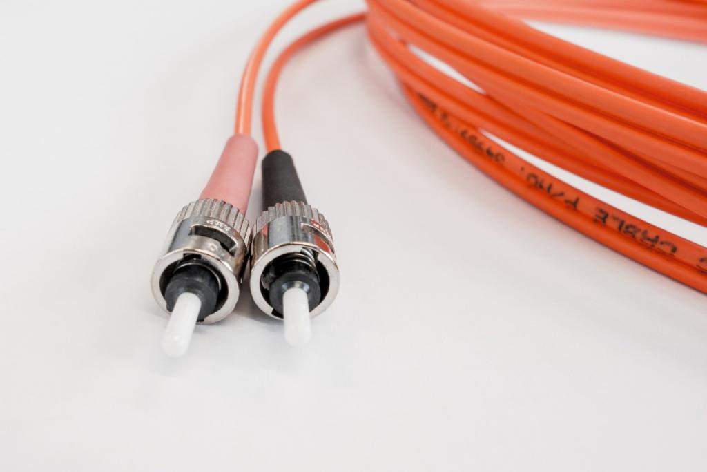 fiber optic cable 502894 1920
